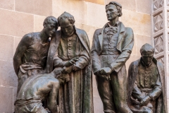Sculptures in the Barri Gotic