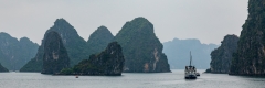 Cruising Ha Long Bay