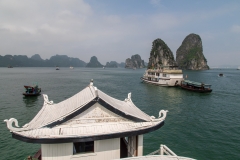 Cruising Ha Long Bay