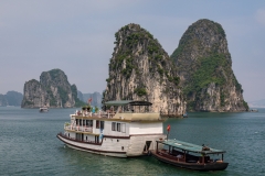 Cruising Ha Long Bay