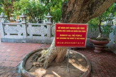 Tran Quoc Pagoda sign