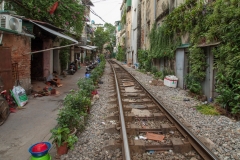 Le Duan Train Street