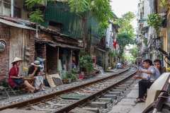 Le Duan Train Street