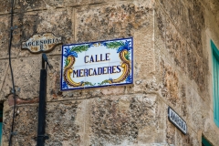 Calle Mercaderes sign