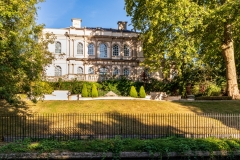 Mansion beside the Regents Canal at Regents Park