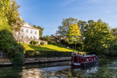 Mansion beside the Regents Canal at Regents Park