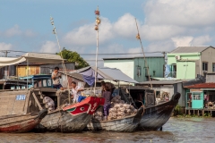 Cai Rang floating market