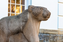 Grizzly bear statue